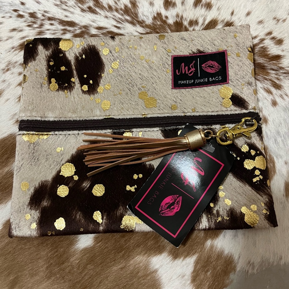 NWT Makeup Junkie Size Small